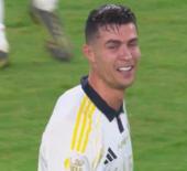 41 yaşındaki Ronaldo 35. kupasını aldı! G&ouml;zyaşlarını tutamadı