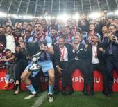 Kaptanın ellerinde y&uuml;kseldi! Trabzonspor, kupasına kavuştu
