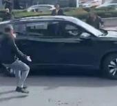 CHP Genel Merkezi &ouml;n&uuml;nde kalabalığa dalan ara&ccedil; kime ait? İddialar şoke etti