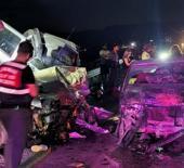 Mersin'de 3 aracın karıştığı zincirleme kazada 1 &ouml;l&uuml;, 5 yaralı