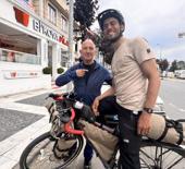 Vize vermediler, Milano'dan Tokyo'ya bisikletle yola &ccedil;ıktı: D&uuml;zce&rsquo;de mola verdi