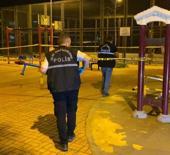 &Ccedil;ocuk parkında pompalı t&uuml;fekle dehşet sa&ccedil;tılar: 10 yaralı!