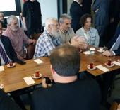 Cumhurbaşkanı Erdoğan Beyoğlu'nda vatandaşlarla sohbet etti