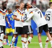 Futbol tarihi yeniden yazıldı! Almanya zirveyi devraldı