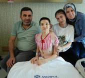 Skolyozla ge&ccedil;en &ccedil;ocukluğu tarihe karıştı: 5 saatlik ameliyatla mutlu son!