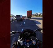 Trafikte pes dedirten anlar: "B&ouml;yle utanmazlık yok! Sen ne yapıyorsun ya!?"