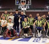 Fenerbah&ccedil;e ile Beşiktaş şampiyonluk i&ccedil;in karşı karşıya!