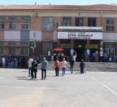 YKS yolunda kaza yaptı, imdadına polis ekipleri yetişti
