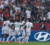 Sıfır puanları vardı! Senegal gol yağdırıp son 32 i&ccedil;in umutlandı
