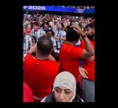 Arjantin'in Mısır'ı 3-2 yendiği ma&ccedil;ta taraftarların holigan tavırları kameralara yansıdı