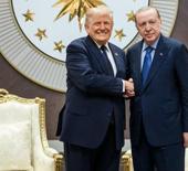 Beyaz Saray, Trump ve Erdoğan'ın tokalaştığı fotoğrafı paylaştı