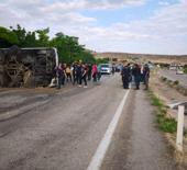 Yolcu otob&uuml;s&uuml; devrildi! &Ouml;l&uuml; ve &ccedil;ok saayıda yaralı var