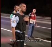 Polisin uyarısına rağmen darbecilere karşı y&uuml;r&uuml;yen vatandaşın s&ouml;zleri hafızalara kazındı