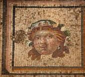 "Sadece mozaiği değil, zedelenen hafızayı da onarıyoruz!" Zeugma'nın 13. paneli evinde