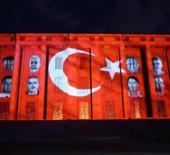 TBMM binasına 15 Temmuz şehitlerinin fotoğrafı yansıtıldı