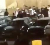 Başakşehir&rsquo;de iki grup birbirine girdi: Sopa ve flama direkleriyle saldırdılar