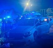 Bing&ouml;l'de iki otomobil &ccedil;arpıştı: 2 yaralı