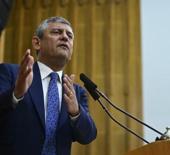 CHP'de &Ouml;zg&uuml;r &Ouml;zel'i korkutan tablo! En az 25 vekil 'Evet' oyu verecek