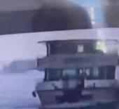 Hali&ccedil;'te korkun&ccedil; kaza! Tur teknesi k&ouml;pr&uuml;ye &ccedil;arptı: 1 &ouml;l&uuml;