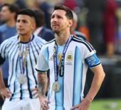 Lionel Messi ve arkadaşları tarihe ge&ccedil;ti!