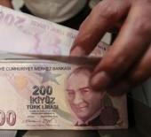 En d&uuml;ş&uuml;k emekli aylığı fark &ouml;demeleri hesaplara yatırıldı