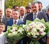 Bakan &Ccedil;ift&ccedil;i ve Bakan G&uuml;ler Esenyurt'ta esnaf ve vatandaşla bir araya geldi