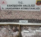 Ara&ccedil;larında 84 bin sentetik hap ile yakalanan 3 ş&uuml;pheli tutuklandı