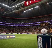 Galatasaray trib&uuml;nlerinden istifa tezah&uuml;ratı
