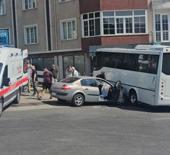 Rampadan inen halk otob&uuml;s&uuml; otomobille &ccedil;arpıştı! 7 kişi yaralandı