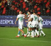 Gaziantep'te &Ccedil;aykur Rizespor r&uuml;zgarı! Fişi ilk yarıda &ccedil;ektiler