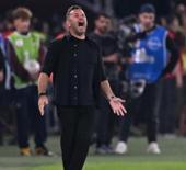 Okan Buruk'tan kırmızı kart sonrası ilk a&ccedil;ıklama! Hakem s&ouml;z&uuml; g&uuml;ndeme oturdu