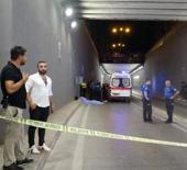 Antalya'da kahreden kaza! Ehliyetini 20 g&uuml;n &ouml;nce alan 18 yaşındaki gen&ccedil; kazada &ouml;ld&uuml;