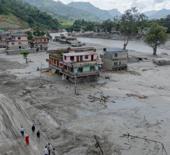 Nepal'deki sel felaketinde tablo ağırlaşıyor!