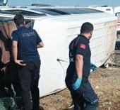 Adıyaman'da minib&uuml;s devrildi: &Ccedil;ok sayıda yaralı var