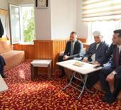 Başkan Vekili Sarıoğlu sahaya indi, selde vefat eden hafız i&ccedil;in taziye ziyareti yaptı