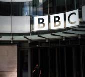 BBC zor g&uuml;nler yaşıyor: İki kanal ve radyoyu kapatıyor!