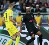 Dortmund, Azerbaycan'da 2 golle kazandı