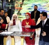 Nikah memurunun hareketi Ahmet &Ouml;zer'i kızdırdı