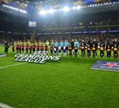 Kadık&ouml;y'de trib&uuml;nler ayaklandı! İstifa tezah&uuml;ratları y&uuml;kseldi