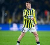 Kerem Akt&uuml;rkoğlu ıslıklandı! Verdiği karşılık g&uuml;ndem oldu
