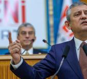 Parti sıralarından &Ouml;zel'i &ccedil;ekiştirdiler! Kağıda yazılan not kameraya takıldı