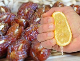 Hurmanın &uuml;st&uuml;ne limon damlatıp yemenin faydaları neler?