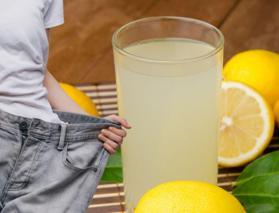Sabah aç karnına limonlu su içmenin 20 inanılmaz faydası! Etkisi şaşırtıyor