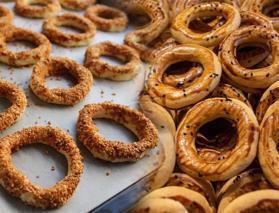 En kolay kandil simidi tarifi! Kıyır kıyır Kandil simidi yapmanın p&uuml;f noktaları