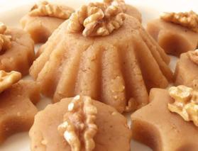 Tam kıvamında ağızda dağılan cevizli un helvası tarifi! En kolay un helvası nasıl yapılır? 