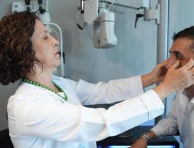 Prof. Dr. Didem Serin uyardı: Göz çevresi sarkmalarına göz ardı etmeyin!