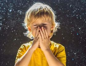 Evin i&ccedil;indeki g&ouml;r&uuml;nmez tehlike: Uzman isim '&Ccedil;ocuklarda astımı tetikliyor' diyerek uyardı