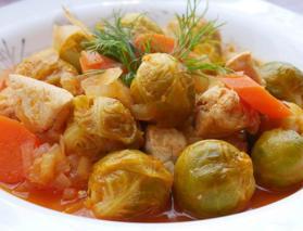 Sebze ve etin m&uuml;kemmel uyumu: Tavuklu Br&uuml;ksel lahanası tarifi