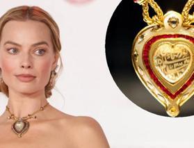 Margot Robbie'nin gala imajı g&ouml;z kamaştırdı: 8 milyon dolarlık kalpli kolyesi hayran bıraktı