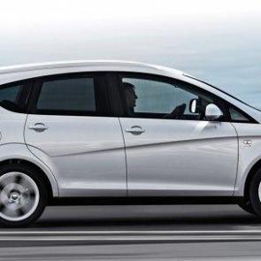 100 km'de 4,9 litre t&uuml;ketiyor